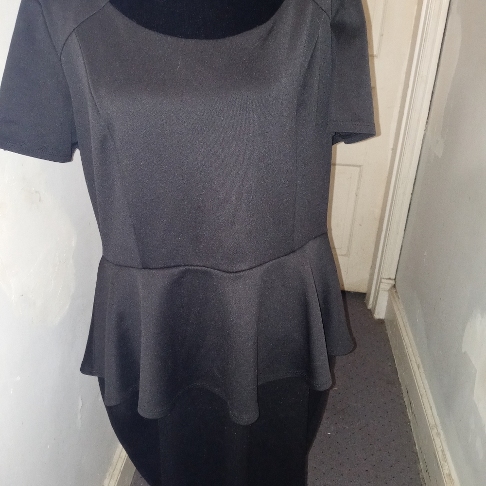 Fashion to Figure Black Short Sleeve Dress